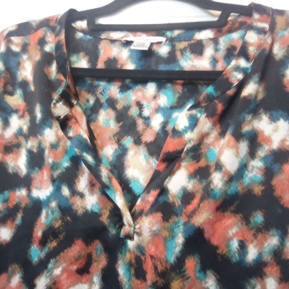 Dalia Collection Women's L/G Sleeveless V-Neck Abstract Polyester Blouse